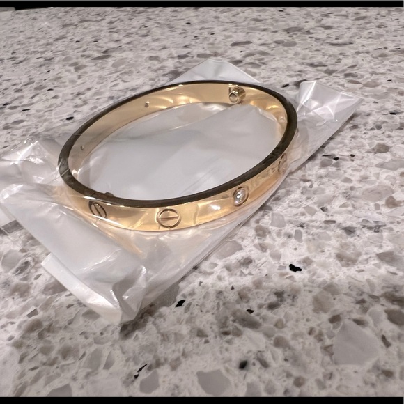 NEW 18k gold plated bangle 🤩 - Picture 7 of 7